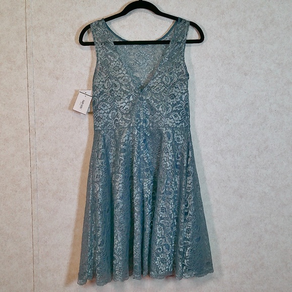 NWT David’s Bridal Steel Blue Short Lace Dress High Neck,V-Back, Lined Size 8 - Picture 6 of 16